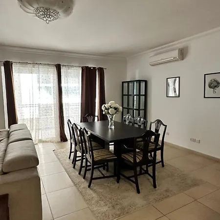 Cambridge 504 * Sliema